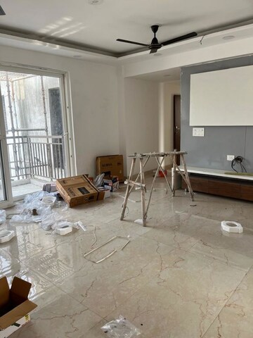 Living Room in 3.5 BHK Apartment at Sector 20 – for Rent