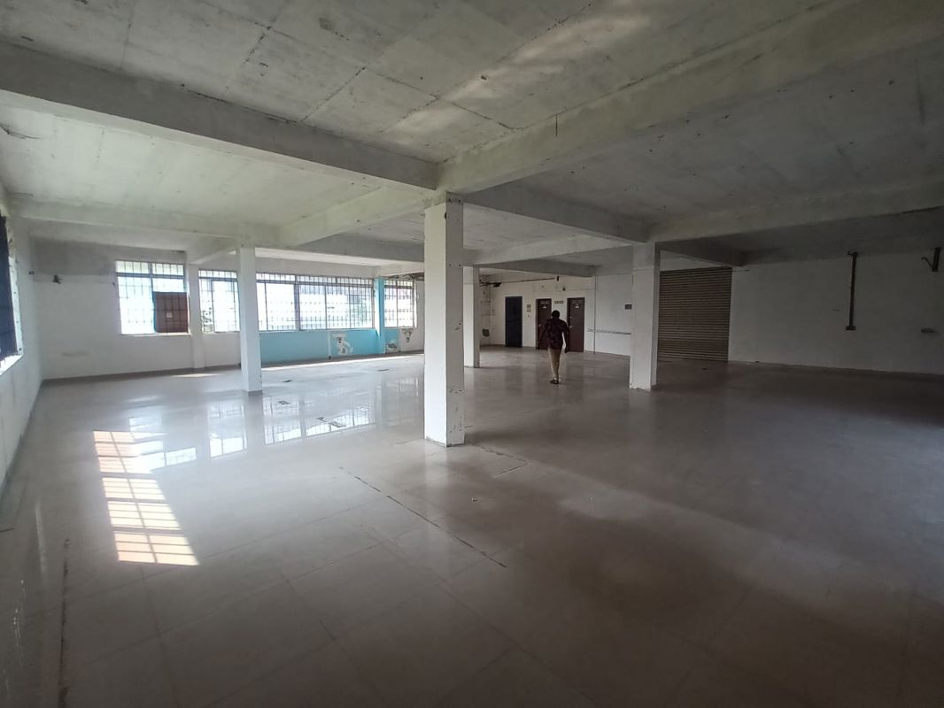 Showroom For Rent in Kaloor