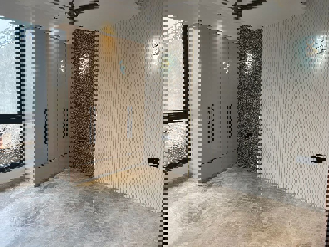 3 BHK + Pooja Room,Servant Room Builder Floor For Sale in DLF Phase II