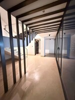 4 BHK + Servant Room 360 Sq.Yd. Apartment in Sushant Lok I