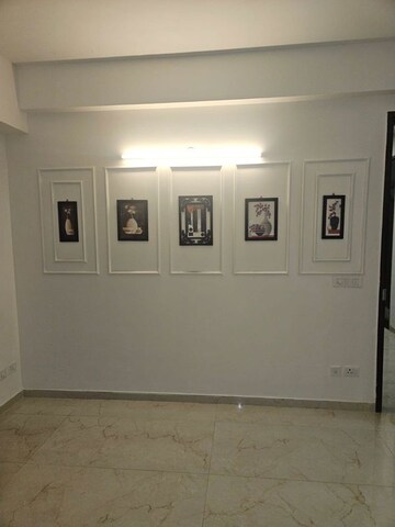 Room in 3.5 BHK Builder Floor at Smart World Gems, Sector 89 – for Rent