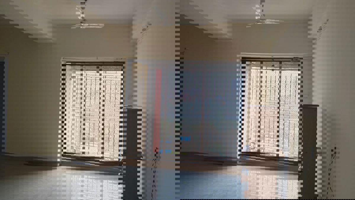 3 BHK 1200 Sq.Ft. Apartment in Yash Vivek CHS