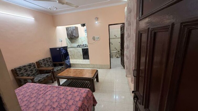 Cover Image, janakpuri 3 Bedroom 1050 Sq.Ft. Builder Floor In Janakpuri Delhi 9879725