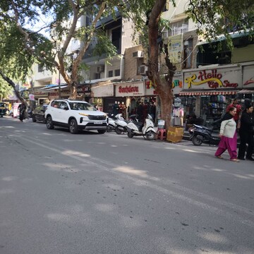  Shop – Exterior View View at Vikas Puri - for Rent