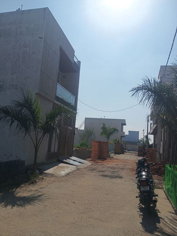 Plot For Sale in Yashoda Kunj