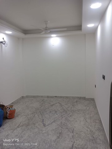Room in 3 BHK Builder Floor at Govindpuri – for Sale