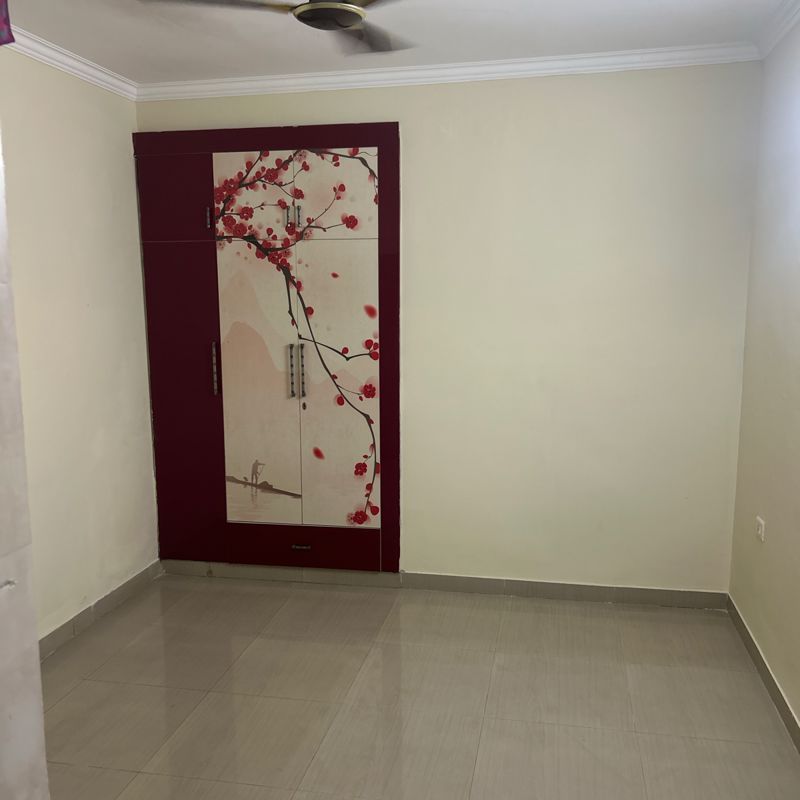 3.5 BHK + Pooja Room Apartment For Rent in Paramount Floraville