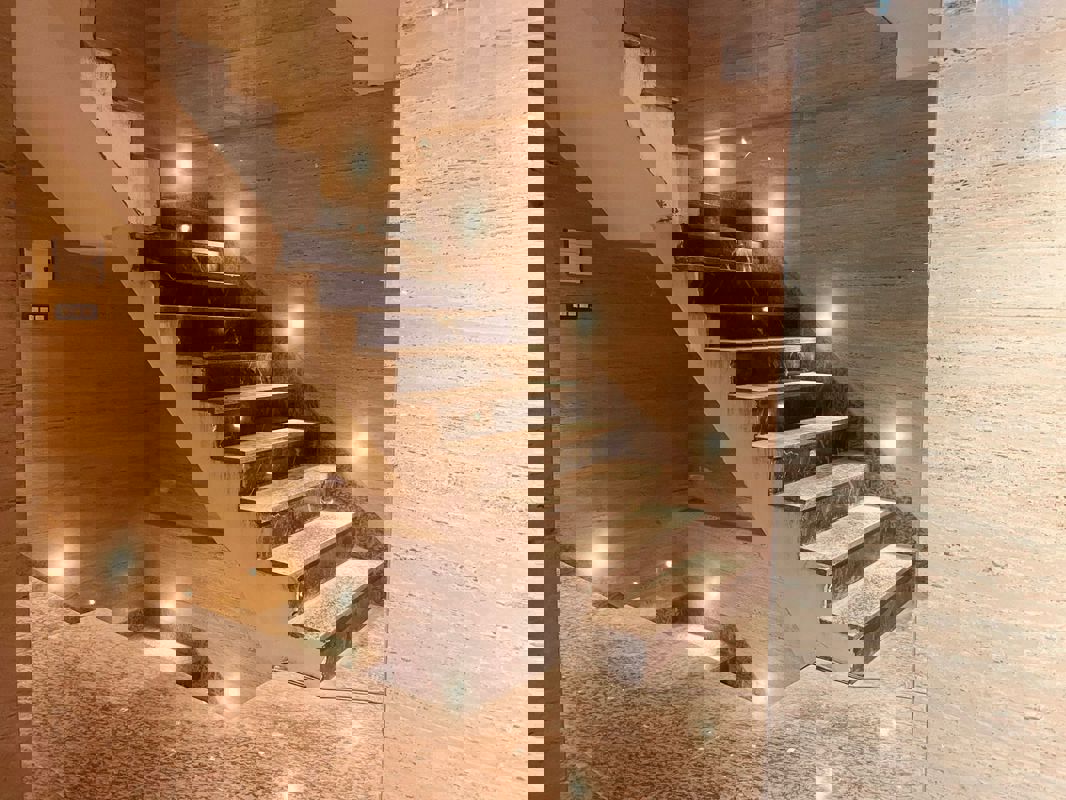 2 BHK Builder Floor For Rent in Saket