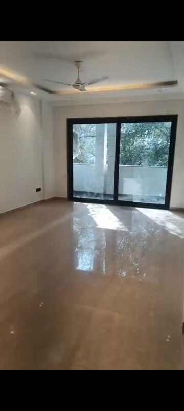  Showroom For Rent in East Of Kailash