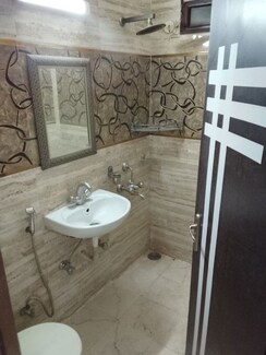 2 BHK Builder Floor For Rent in Govindpuri