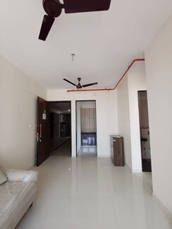 2 BHK + Extra Room Apartment For Rent in Sheth Zuri