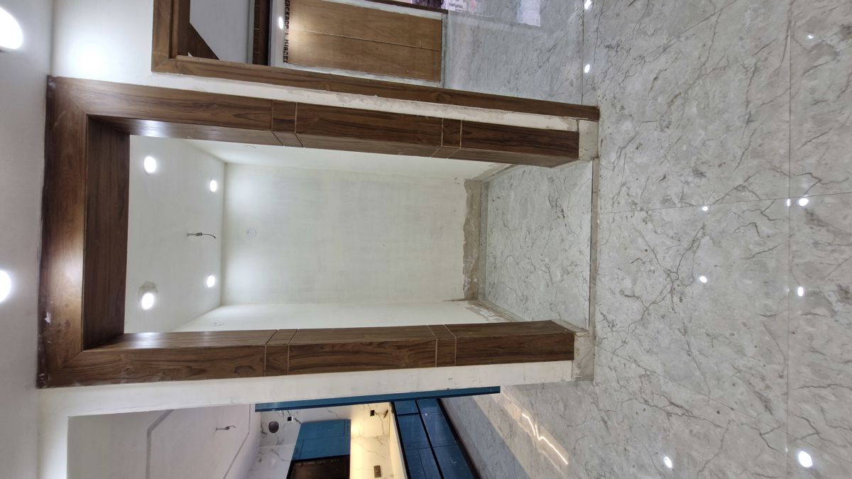 3 BHK + Pooja Room,Servant Room Builder Floor For Sale in Green Fields Colony