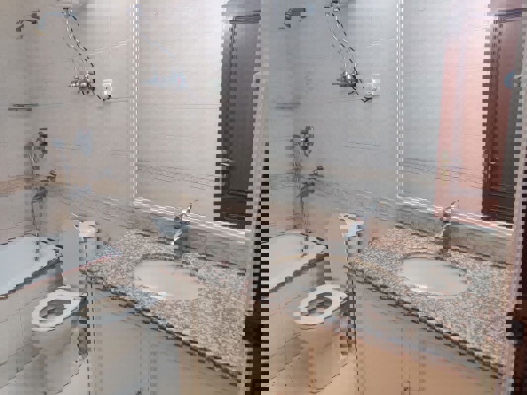 4 BHK + Servant Room Builder Floor For Rent in Saket