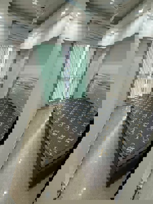 2 BHK + Servant Room Apartment For Rent in Tata La Vida