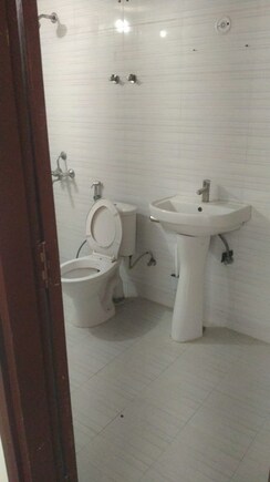 3.5 BHK + Servant Room Apartment For Sale in Omaxe R2