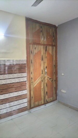 Room in 2.5 BHK Apartment at SRS Royal Hills, Sector 87 – for Sale