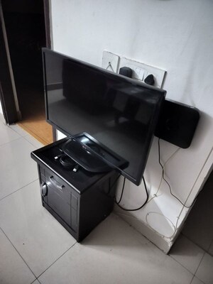 Master Bedroom in 2.5 BHK Apartment at Mahagun Mywoods II, Sector 16c Greater Noida – for Rent