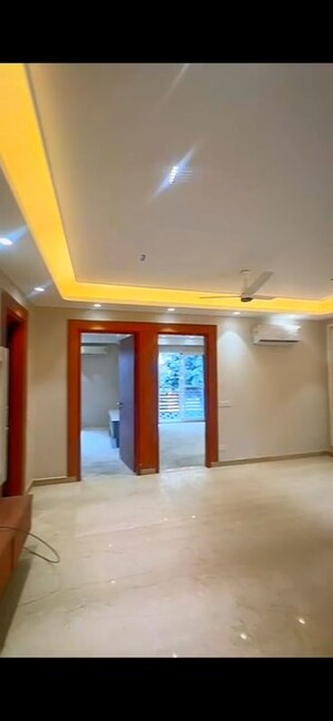 Room in 3 BHK Builder Floor at Sector 50 – for Rent