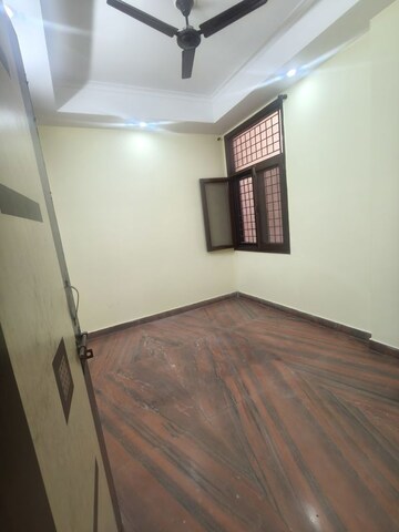 Room in 2 BHK Builder Floor at Maya Homes, Indrapuram – for Rent