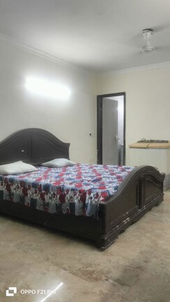 1 RkBuilder Floor For Rent in Saket