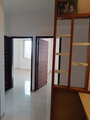 Room in 3 BHK Apartment at Bhawrasla – for Sale