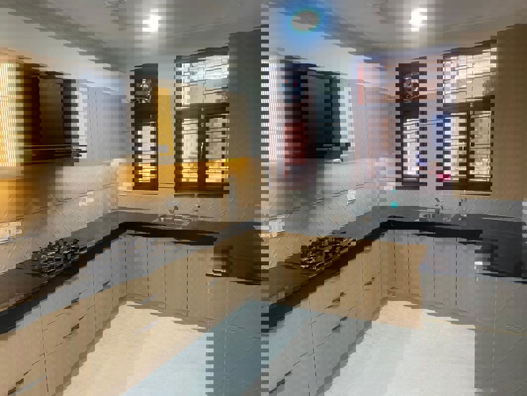 4 BHK + Servant Room Builder Floor For Rent in New Friends Colony