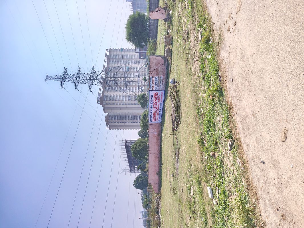 Plot For Sale in Sector 75