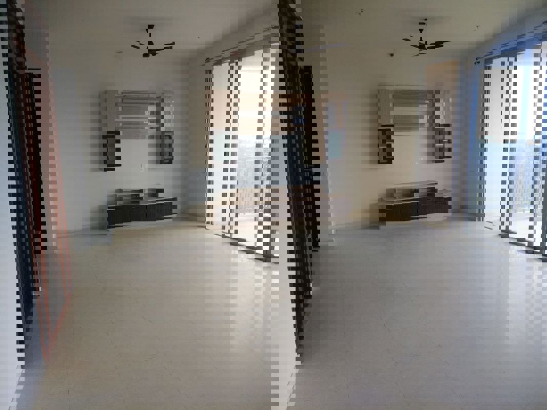 3 BHK Apartment For Rent in Prestige Falcon City