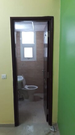 3.5 BHK + Servant Room Apartment For Sale in Omaxe R2