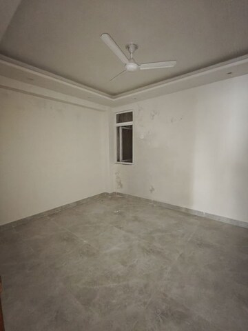 Room in 3 BHK Builder Floor at Sultanpur – for Rent