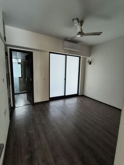 3.5 BHK Apartment For Sale in Shree Vardhman Victoria