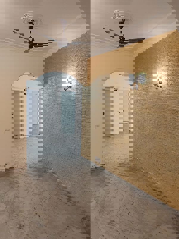 3.5 BHK + Servant Room Apartment For Rent in RWA Apartments Sector 29