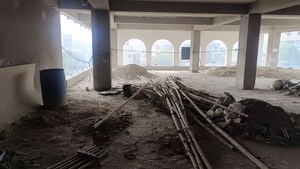 Parking in  Office Space at Gomti Nagar – for Rent