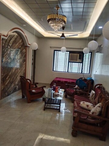 Living Room in 2.5 BHK Builder Floor at Mayur Vihar – for Rent