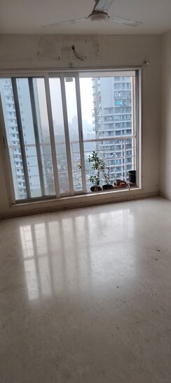 3 BHK Apartment For Rent in Veena Crest