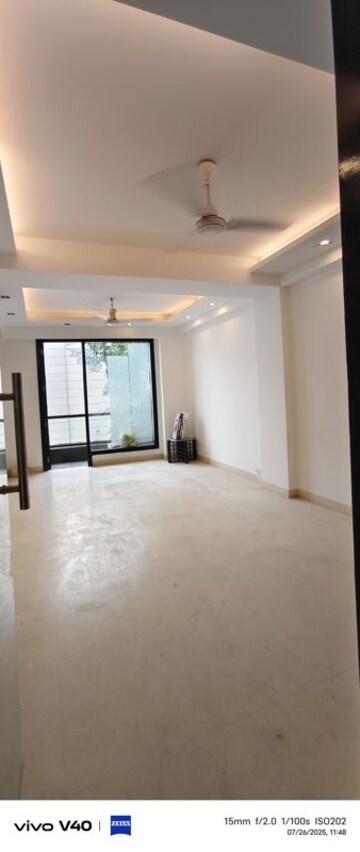 Room in 3 BHK Builder Floor at Greater Kailash I – for Rent