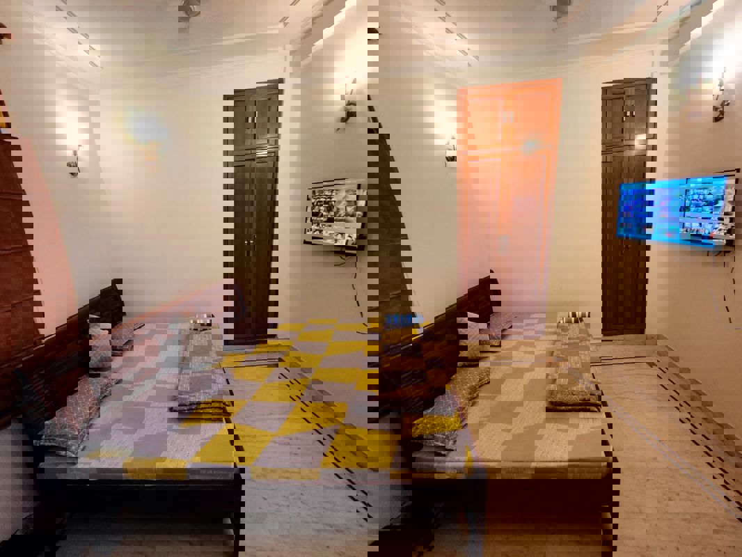 3 BHK + Servant Room Apartment For Rent in Vasant Kunj