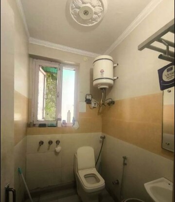 Bathroom in 1 BHK Builder Floor at Sector 41 – for Rent