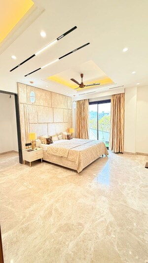 Room in 4 BHK Builder Floor at Ansal API Esencia, Sector 67 – for Sale