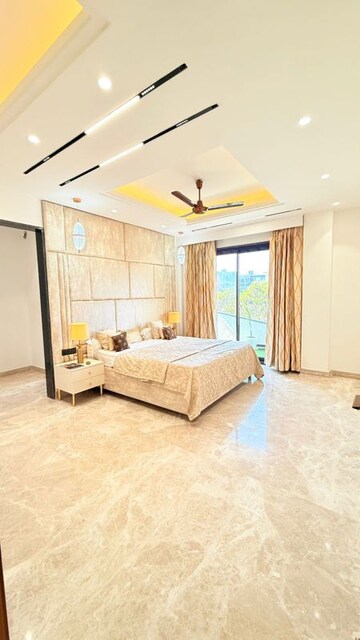 Room in 4 BHK Builder Floor at Ansal API Esencia, Sector 67 – for Sale