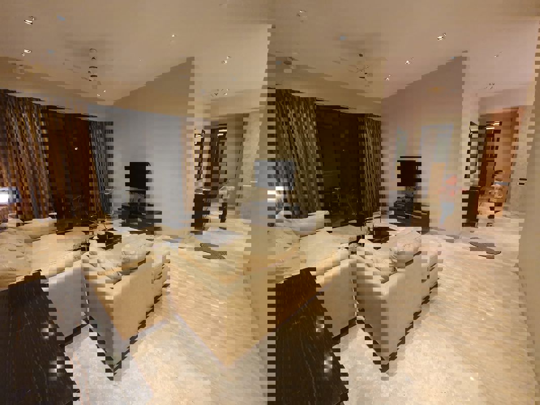 3 BHK 2400 Sq.Ft. Apartment in Waterfront Condominiums