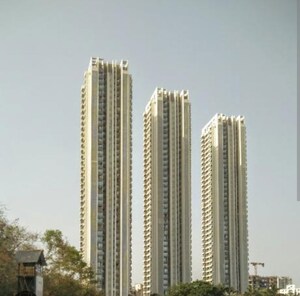 2 BHK Apartment For Sale in Rustomjee Elanza, Malad West