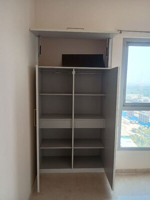 Furnished Amenities in 2 BHK Apartment at Piramal Vaikunth, Balkum Pada – for Rent