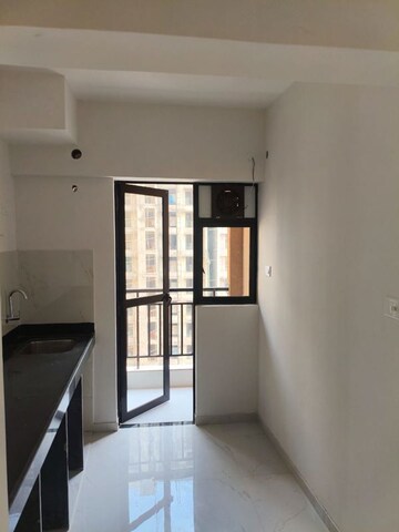 Room in 1.5 BHK Apartment at Runwal Gardens Phase 3, Dombivli East – for Rent