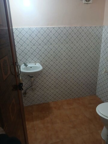 Bathroom in 3.5 BHK Villa at Sector 31 – for Rent