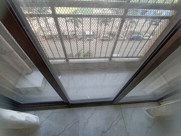 Swimming Pool in 1 BHK Apartment at Sunteck Maxxworld, Tivri – for Sale