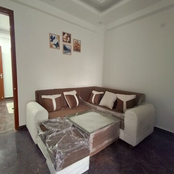 Living Room in 1 BHK Builder Floor at Sector 52 – for Rent