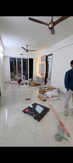 3 BHK + Servant Room Apartment For Rent in Smart World Gems