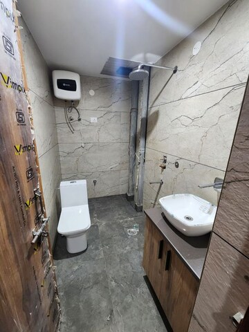 Bathroom in 1 BHK Builder Floor at Ansal Plaza Sector-23, Sector 23 – for Rent