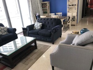 2.5 BHK Apartment For Rent in Rustomjee OZone, Goregaon West